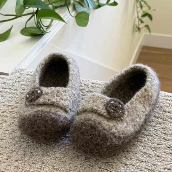Handmade Shoes - FELTED HANDMADE FRENCH Wool Slippers Slip On Warm Cozy‎ House Shoes Women 6-6.5